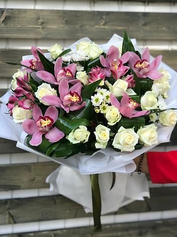 Букет цветов из: Розы и Хризантемы в Каменке Архангельской области