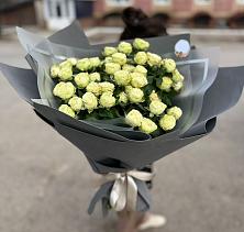 Букет Белые кустовые розы Солинеро в Каменке Архангельской области