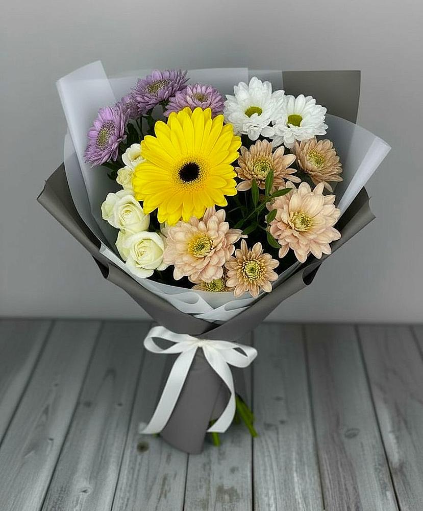 Букет цветов из: Розы, Герберы и Хризантемы в Каменке Архангельской области
