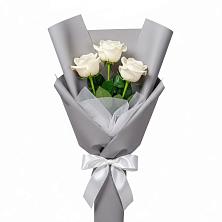 Букет 3 белые розы в Каменке Архангельской области