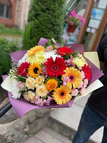 Букет цветов из: Герберы, Ромашки, Хризантемы, Розы и Подсолнухи в Каменке Архангельской области