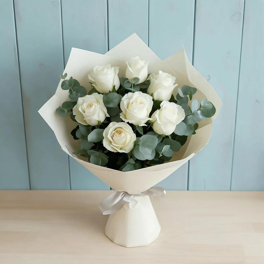 Букет Белые розы в Эвкалипте в Каменке Архангельской области