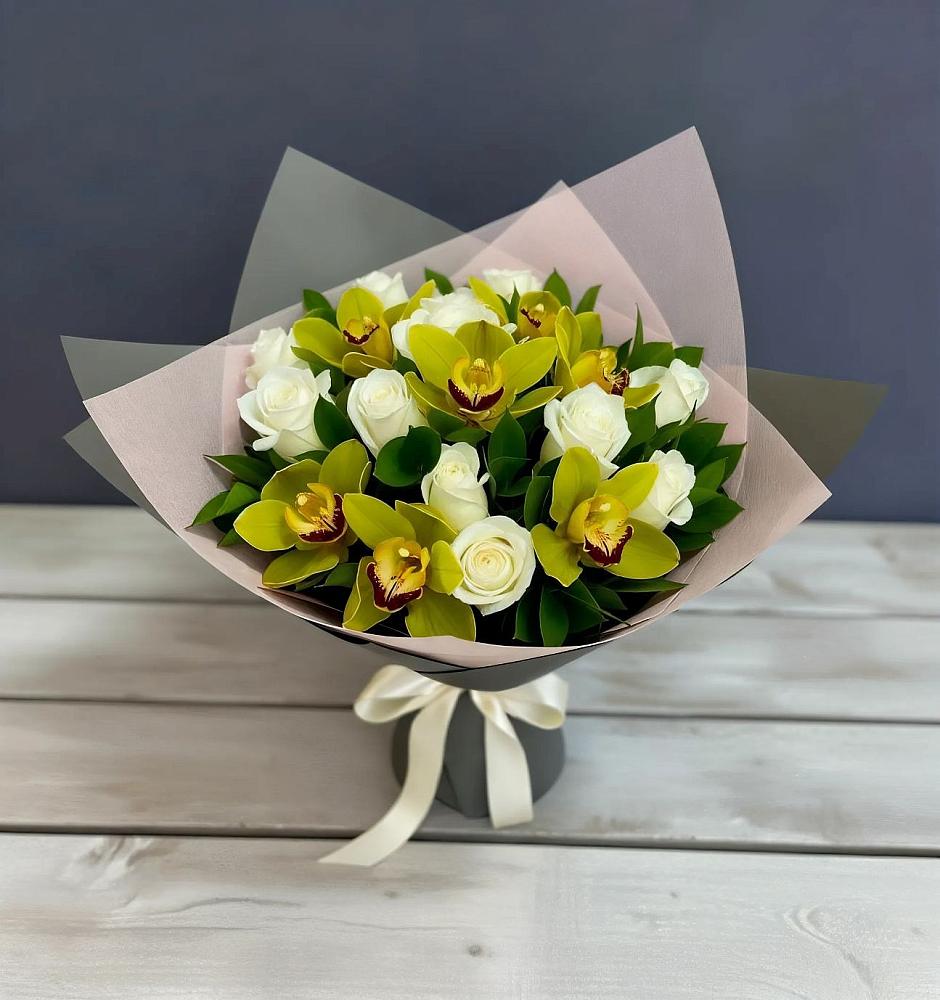 Букет цветов из: Орхидеи и Розы в Каменке Архангельской области