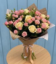 Букет цветов из:  Розы в Каменке Архангельской области