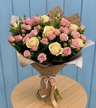 Букет цветов из:  Розы в Каменке Архангельской области