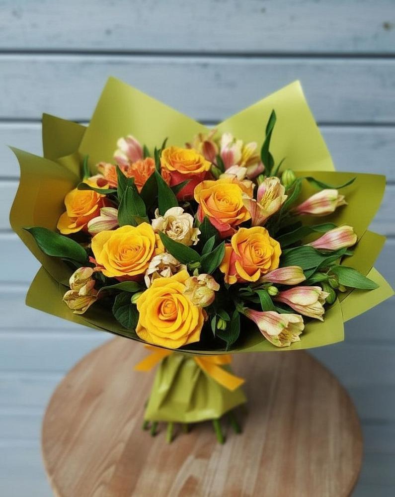 Букет цветов из: Альстромерии и Розы в Каменке Архангельской области