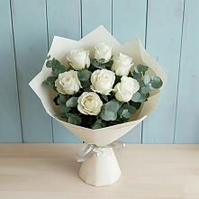 Букет Белые розы в Эвкалипте в Каменке Архангельской области