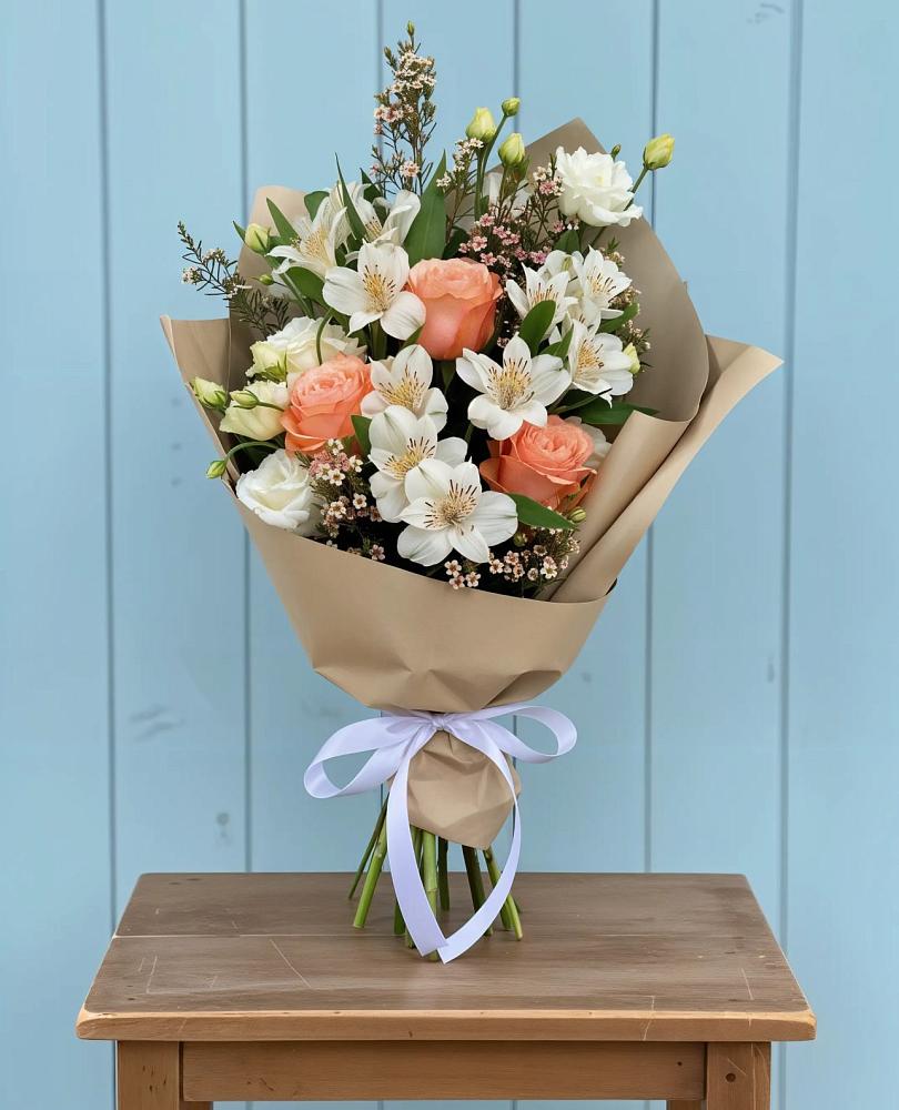 Букет цветов из: Альстромерии, Лизиантусы, Розы и Хризантемы в Каменке Архангельской области