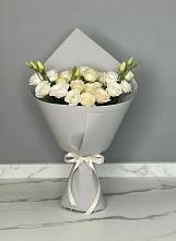 Букет цветов из:  Розы и Лизиантусы в Каменке Архангельской области